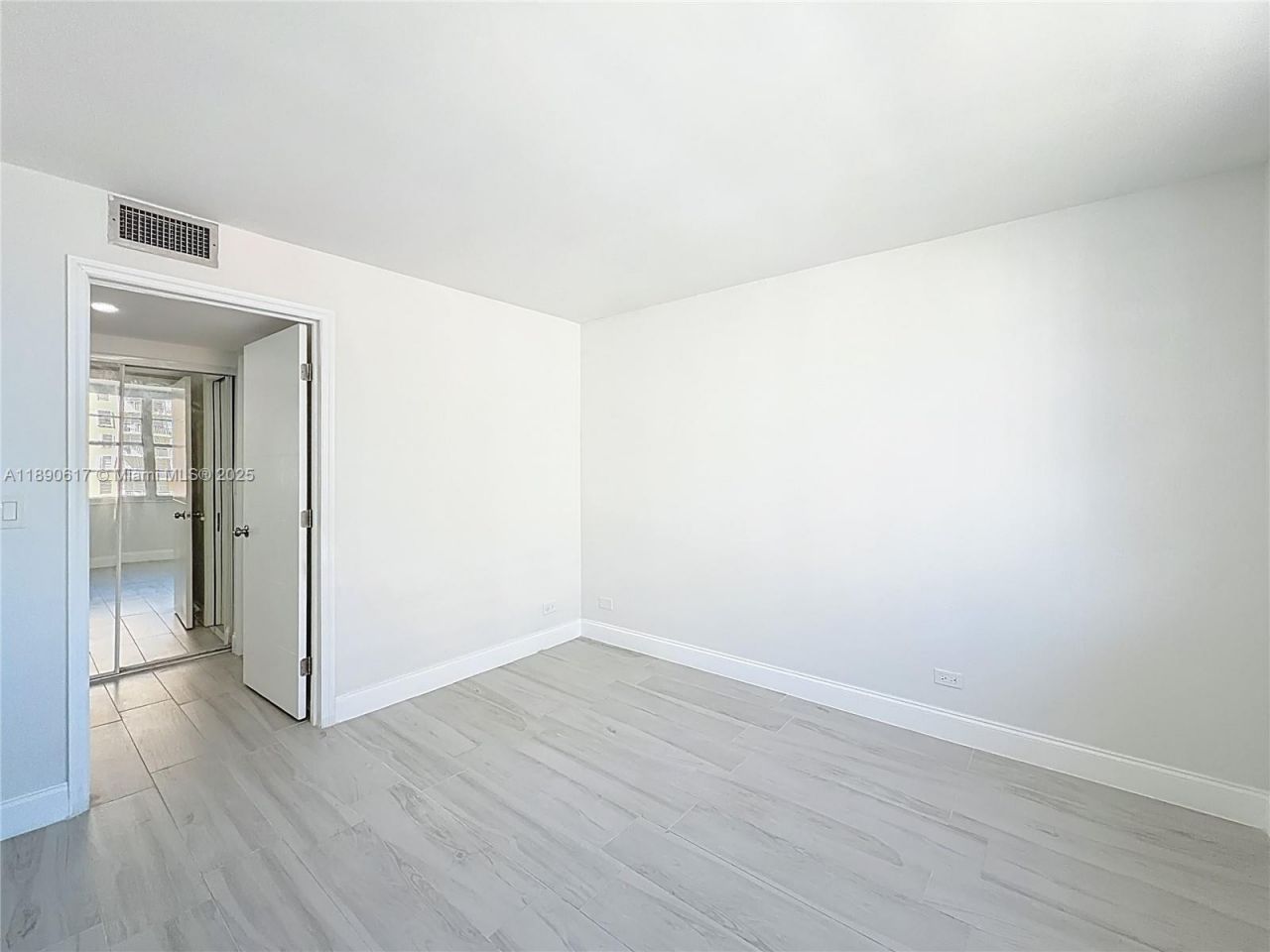 250 174th St, Unit 1211, Sunny Isles Beach, FL 33160 Photo