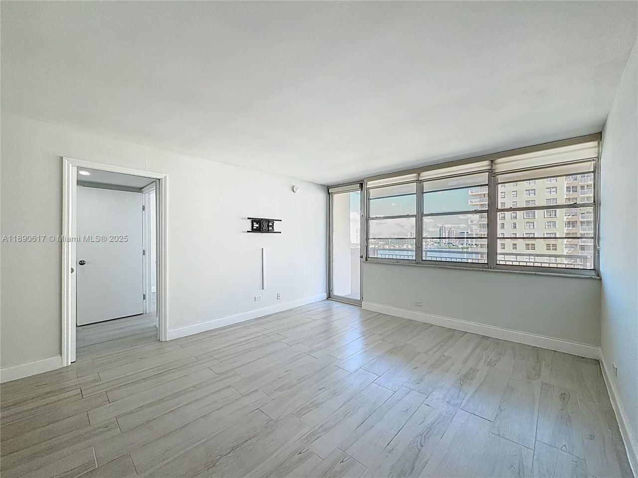 250 174th St, Unit 1211, Sunny Isles Beach, FL 33160 Photo