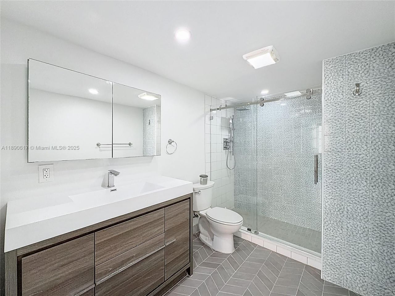 250 174th St, Unit 1211, Sunny Isles Beach, FL 33160 Photo