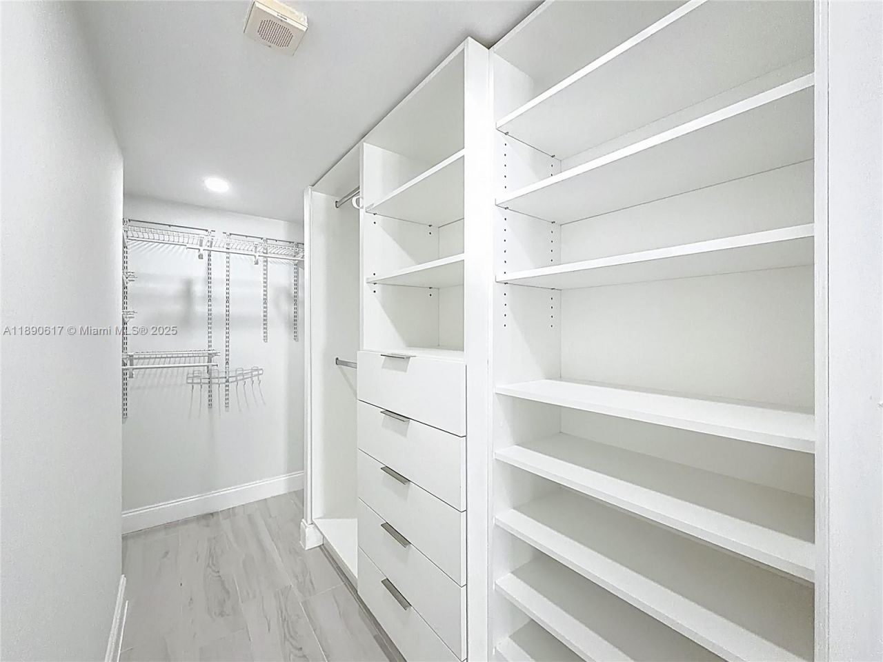 250 174th St, Unit 1211, Sunny Isles Beach, FL 33160 Photo