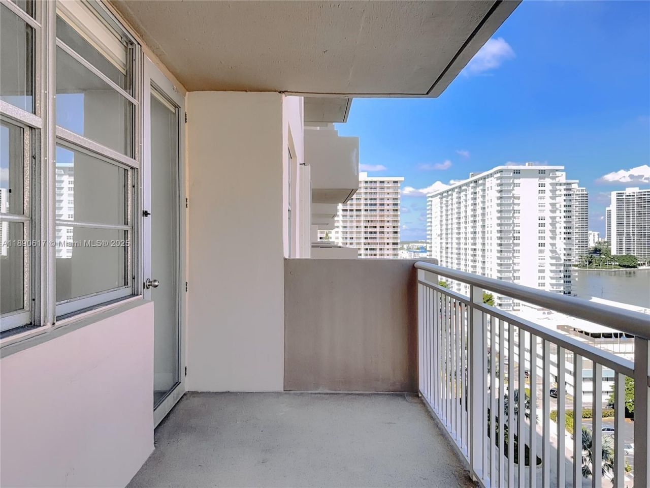 250 174th St, Unit 1211, Sunny Isles Beach, FL 33160 Photo