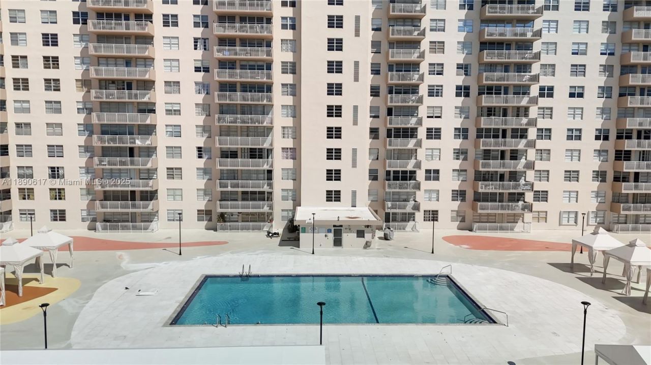 250 174th St, Unit 1211, Sunny Isles Beach, FL 33160 Photo