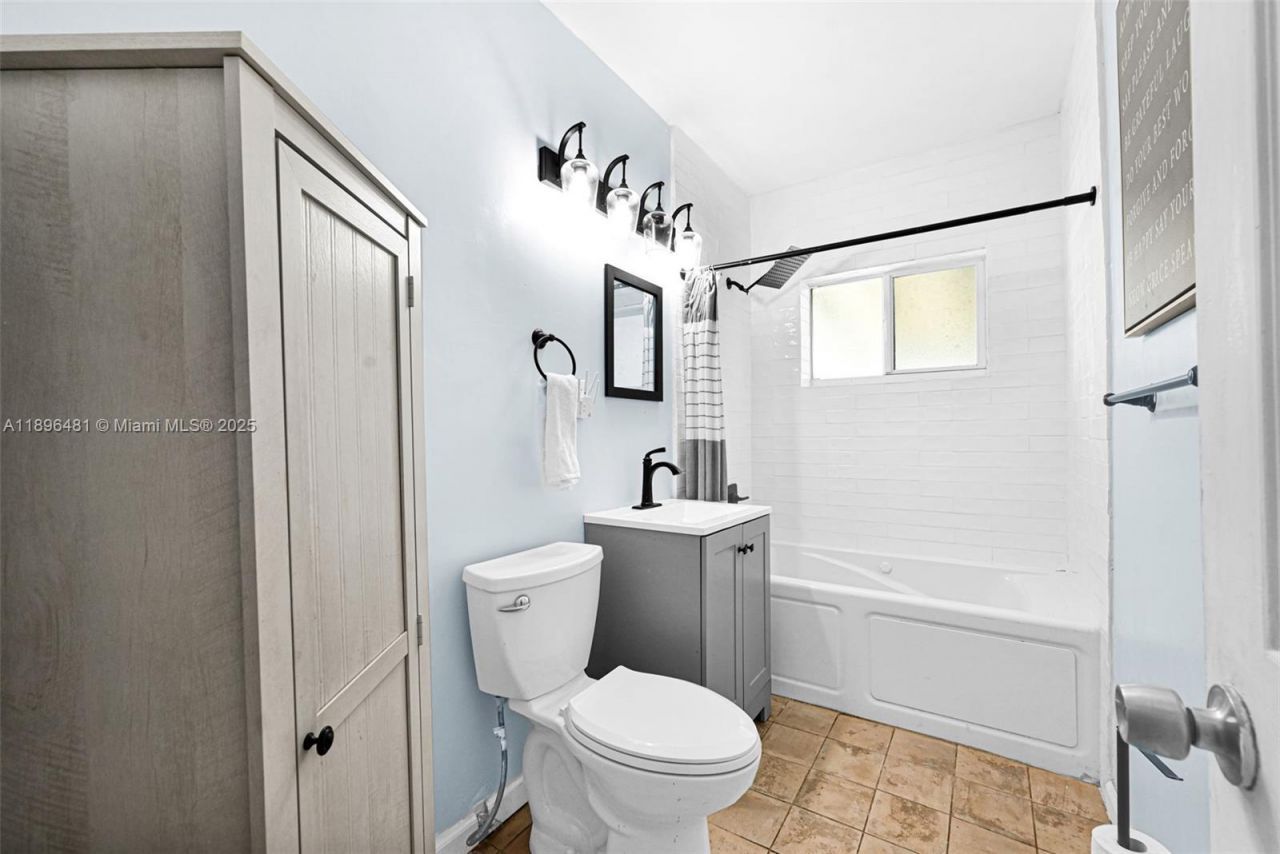 9740 Cutler Ridge Dr, Cutler Bay, FL 33157 Photo