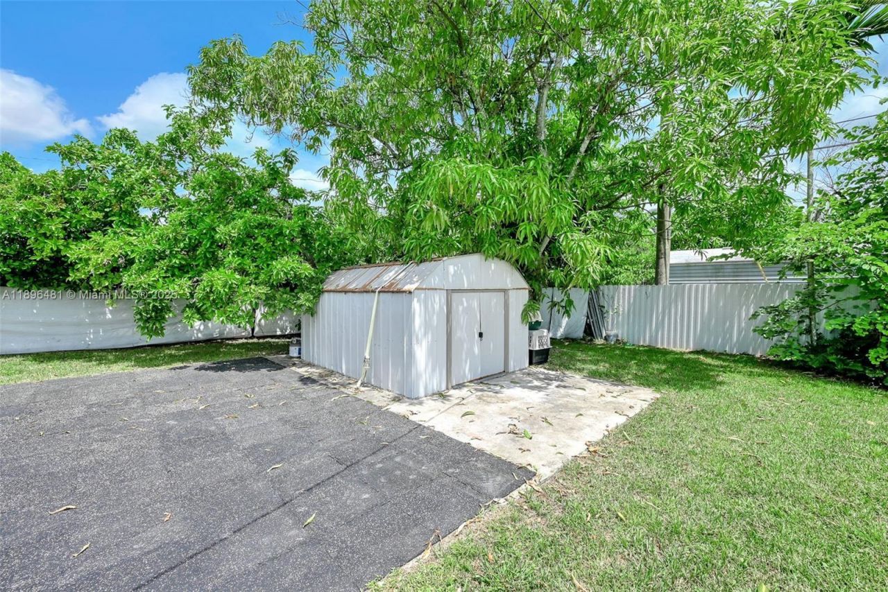 9740 Cutler Ridge Dr, Cutler Bay, FL 33157 Photo