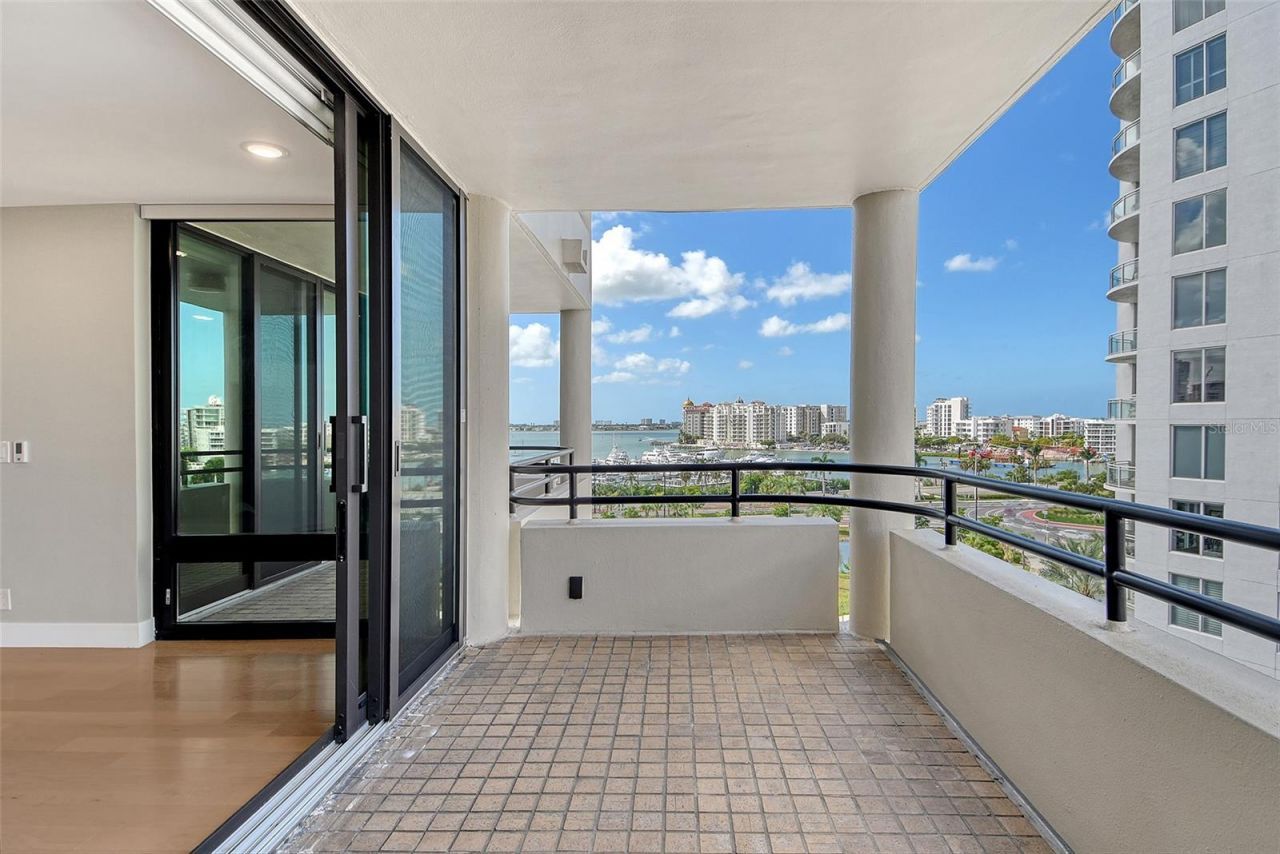 1255 N Gulfstream Avenue, Unit 702, Sarasota, FL 34236 Photo