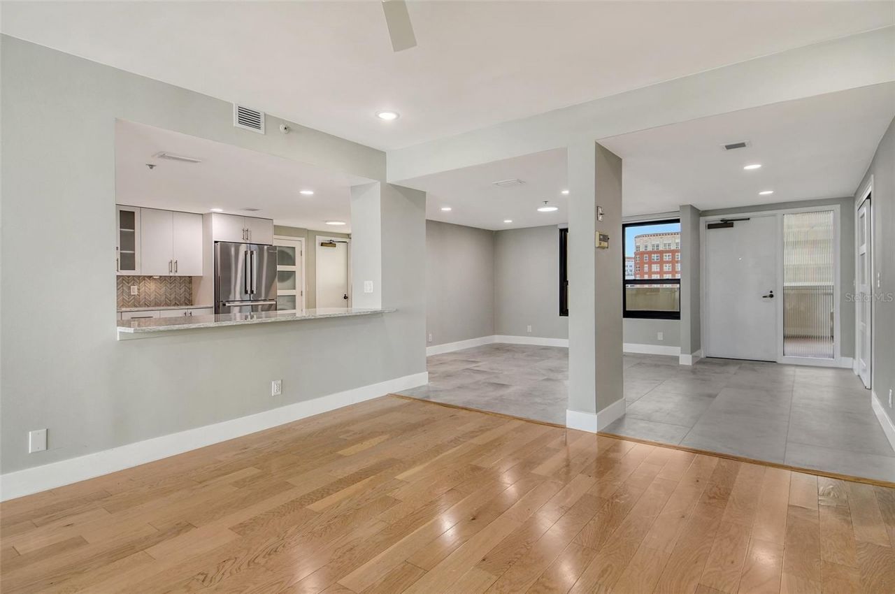 1255 N Gulfstream Avenue, Unit 702, Sarasota, FL 34236 Photo