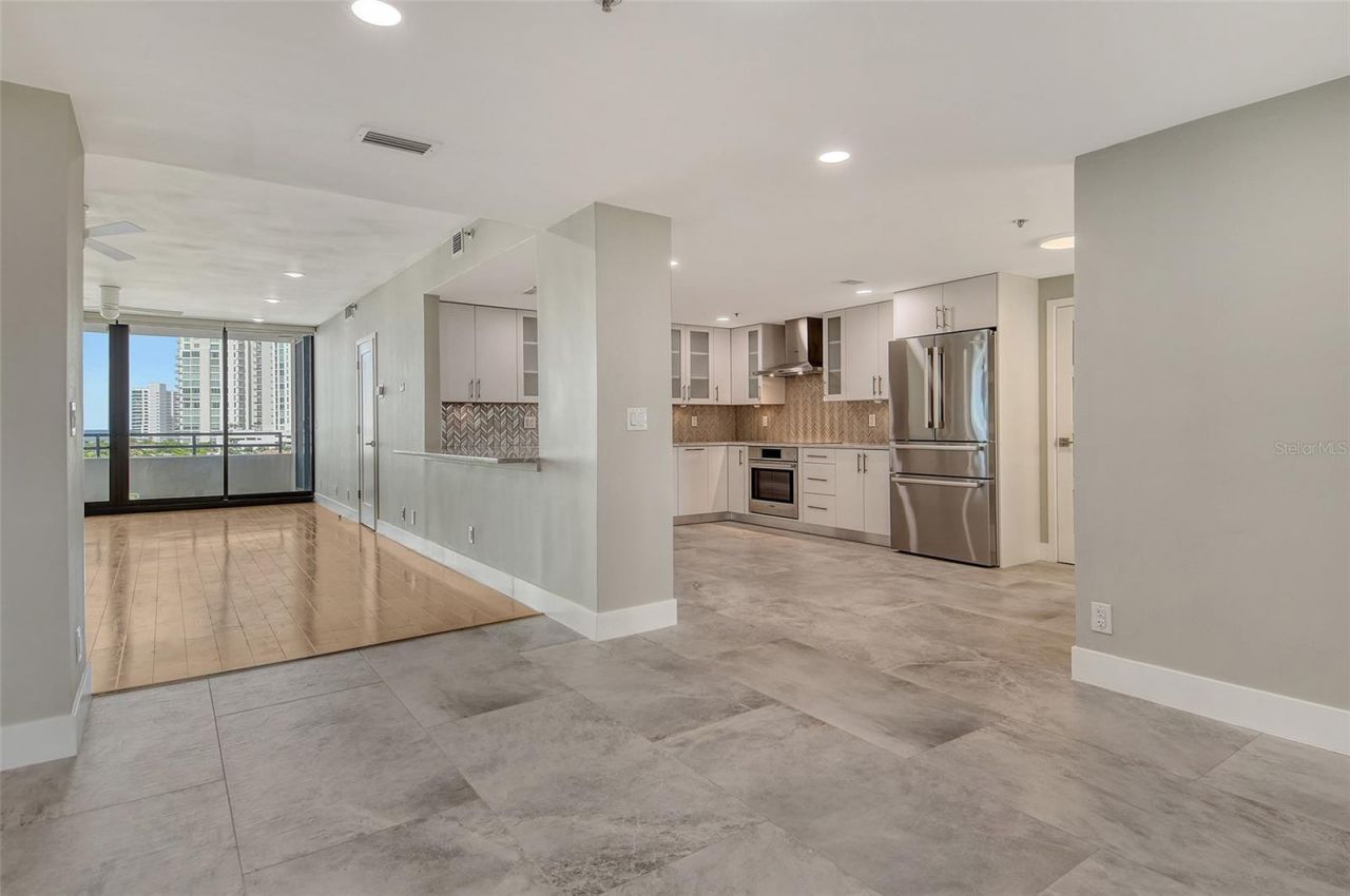 1255 N Gulfstream Avenue, Unit 702, Sarasota, FL 34236 Photo