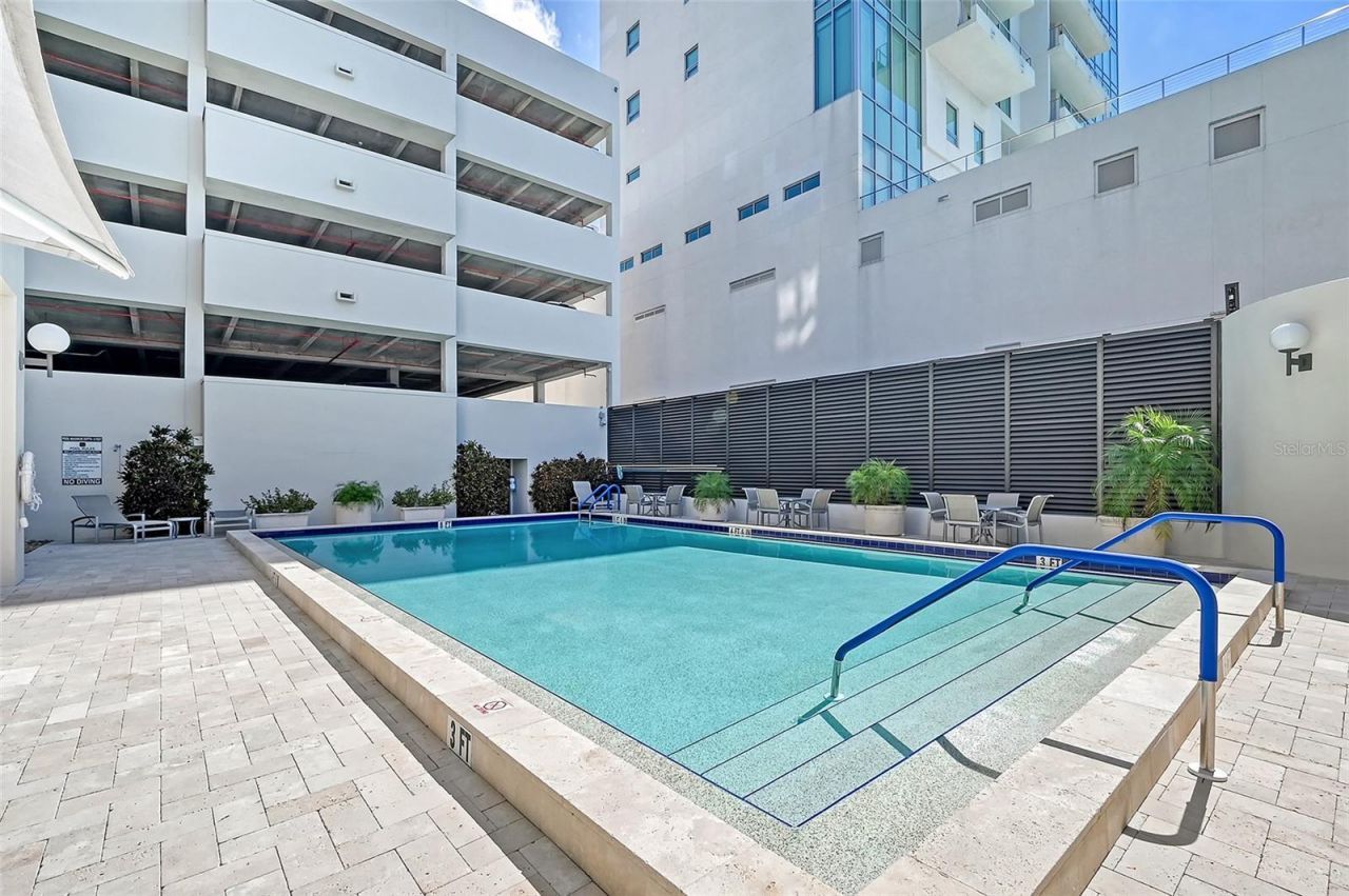 1255 N Gulfstream Avenue, Unit 702, Sarasota, FL 34236 Photo