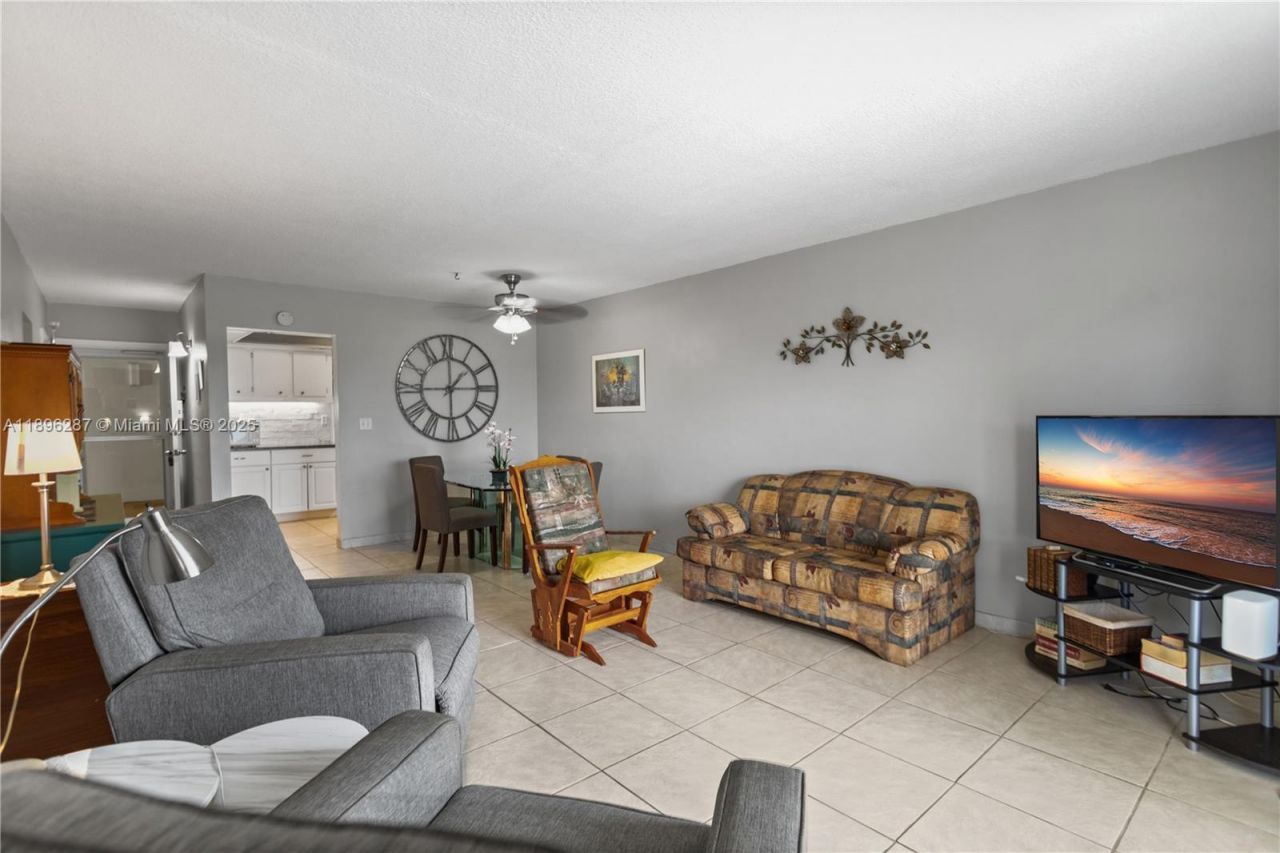 17001 NE 13th Ave, Unit 214, Miami, FL 33162 Photo