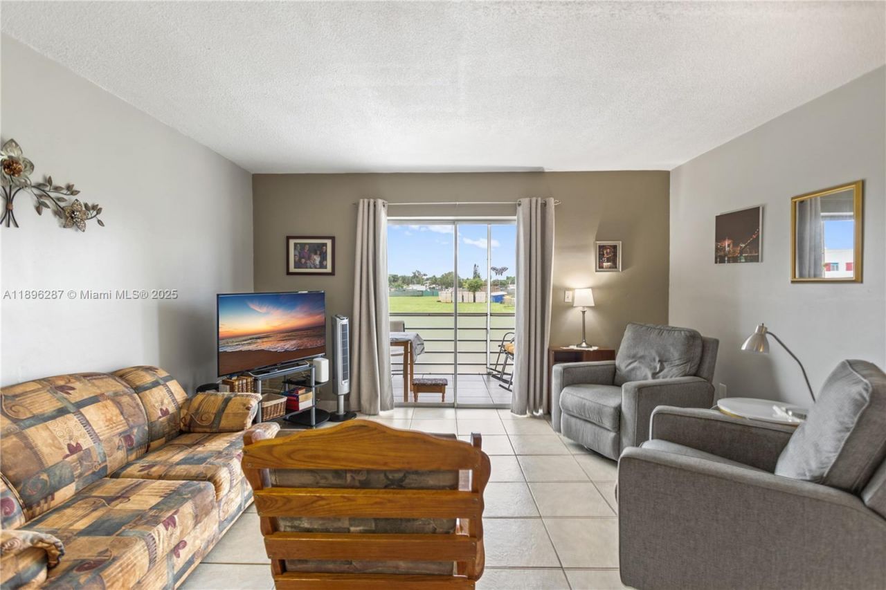 17001 NE 13th Ave, Unit 214, Miami, FL 33162 Photo