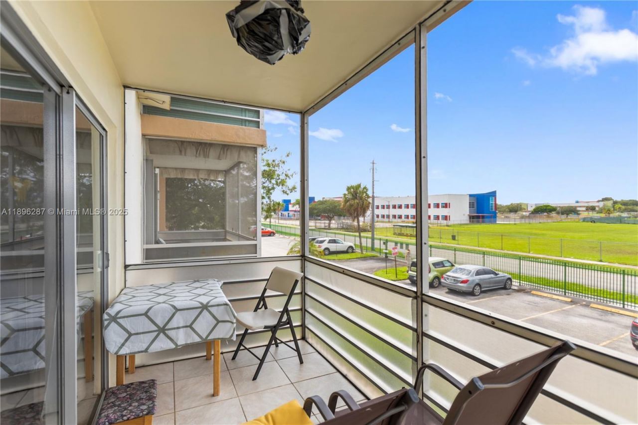 17001 NE 13th Ave, Unit 214, Miami, FL 33162 Photo