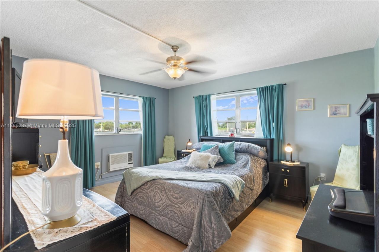 17001 NE 13th Ave, Unit 214, Miami, FL 33162 Photo