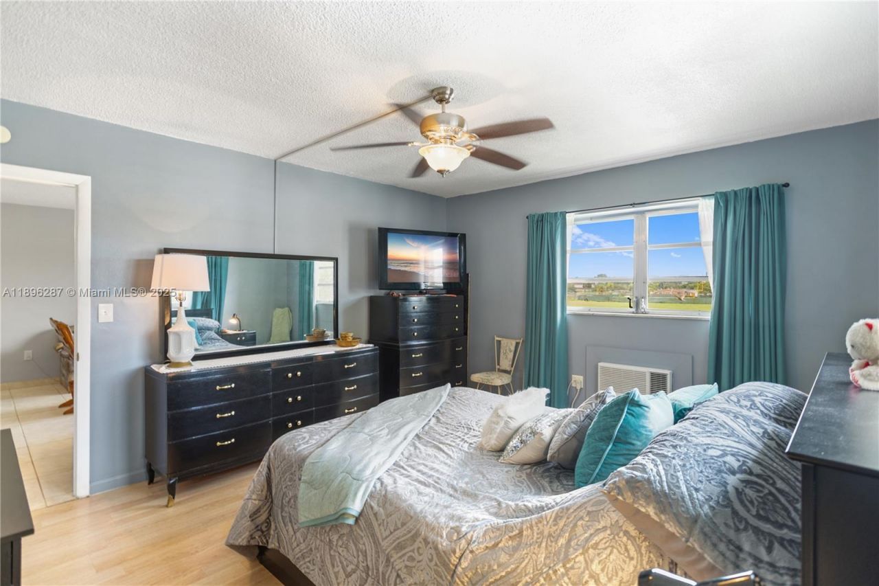 17001 NE 13th Ave, Unit 214, Miami, FL 33162 Photo