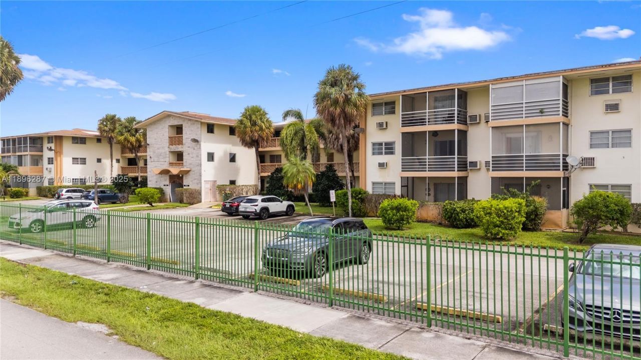 17001 NE 13th Ave, Unit 214, Miami, FL 33162 Photo
