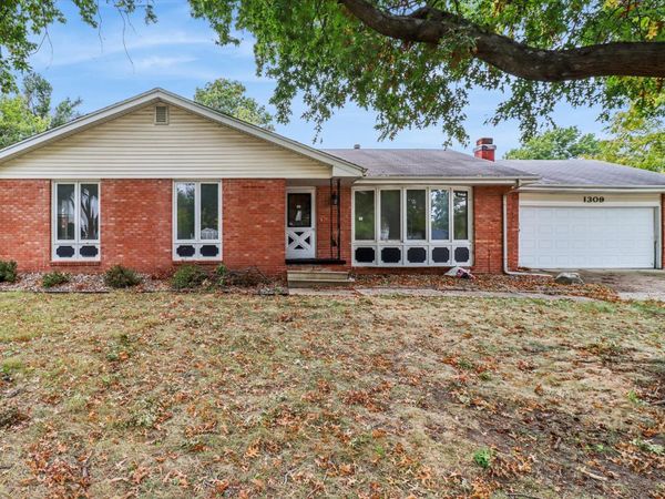 1309 N C Street, Indianola, IA 50125