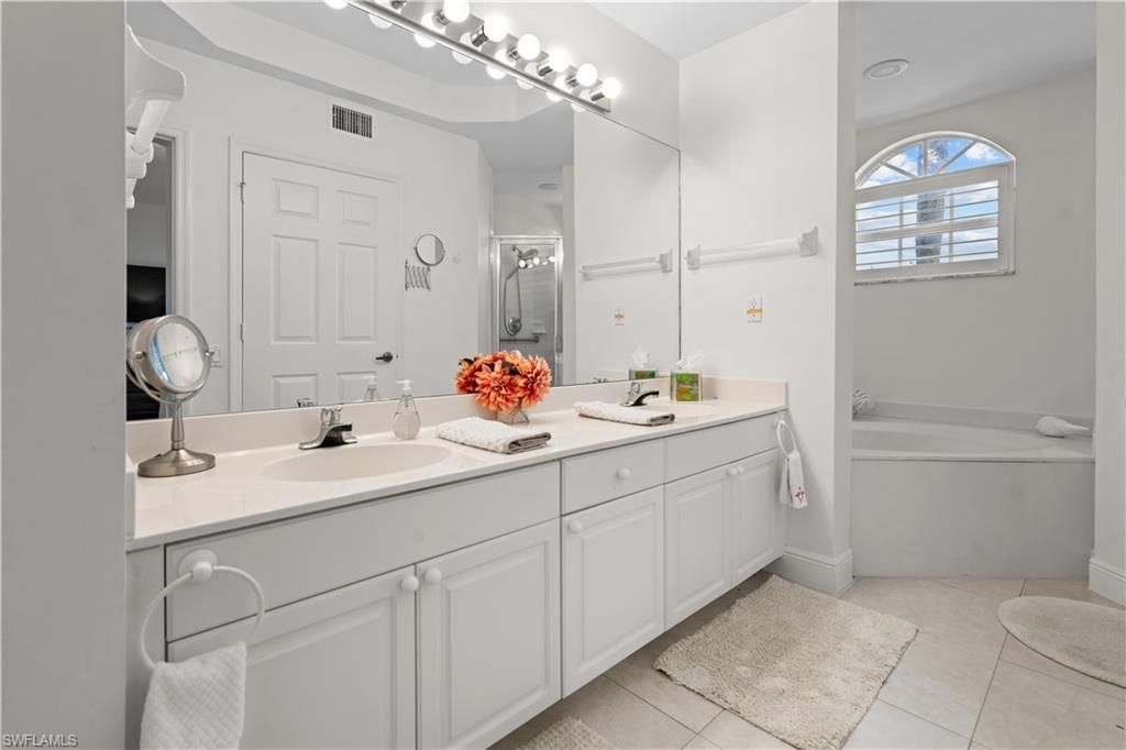 800 L Ambiance Cir, Unit 106, Naples, FL 34108 Photo