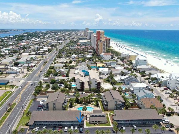6829 Thomas Drive, Unit 301, Panama City, FL 32408