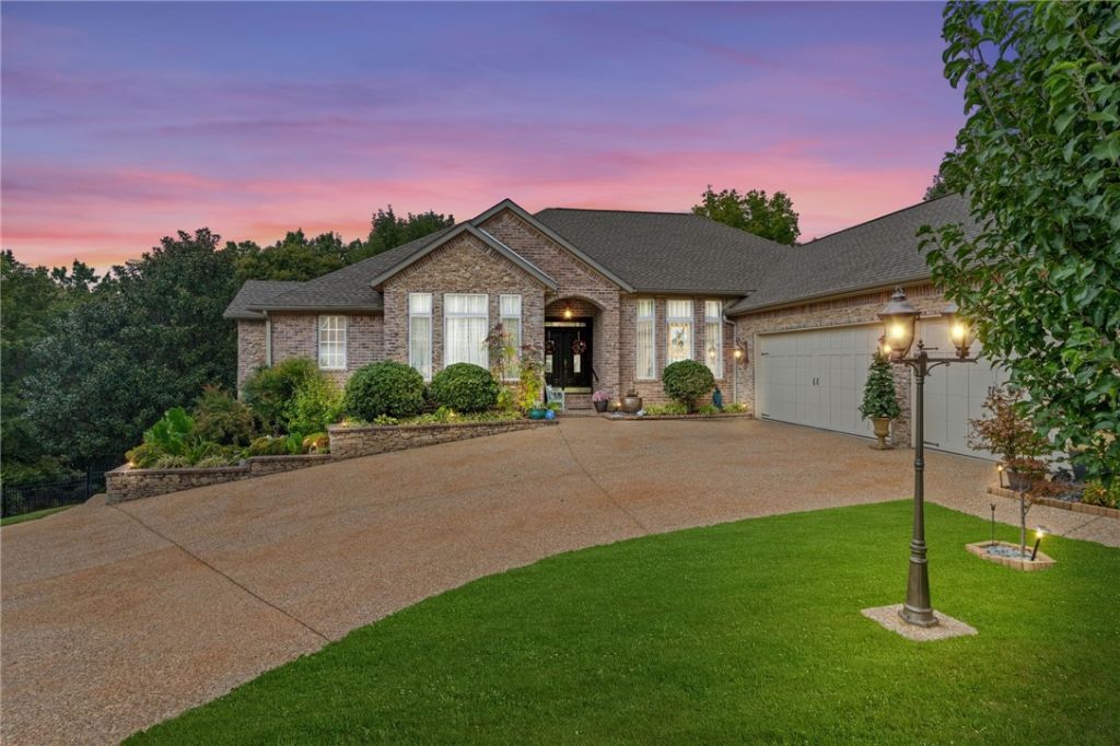16 Berrydale Lane Bella Vista, AR 72715