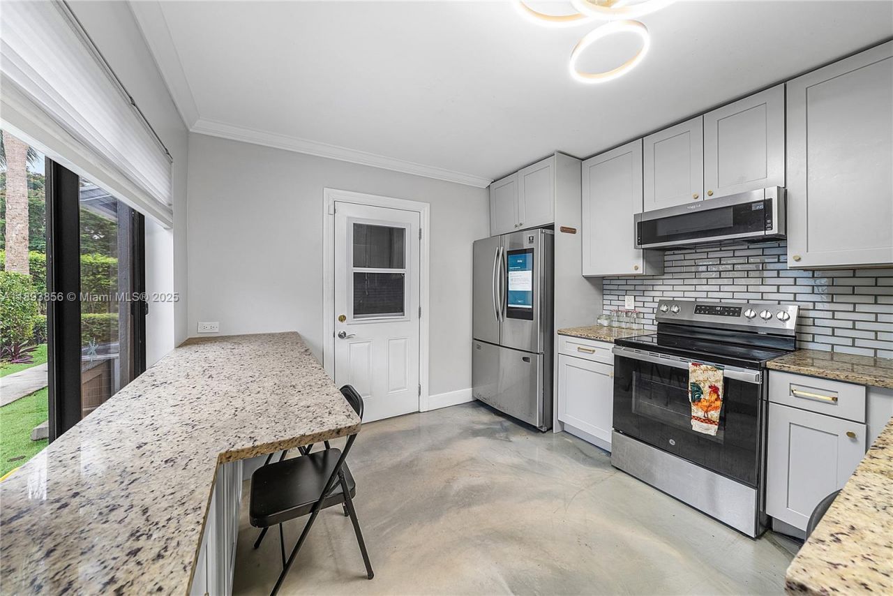 3875 Island Club W, Lantana, FL 33462 Photo