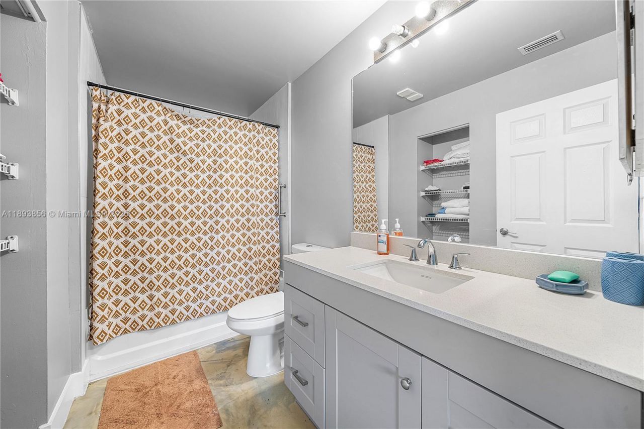 3875 Island Club W, Lantana, FL 33462 Photo