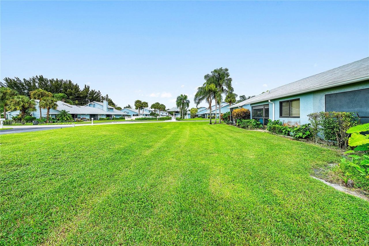 3875 Island Club W, Lantana, FL 33462 Photo