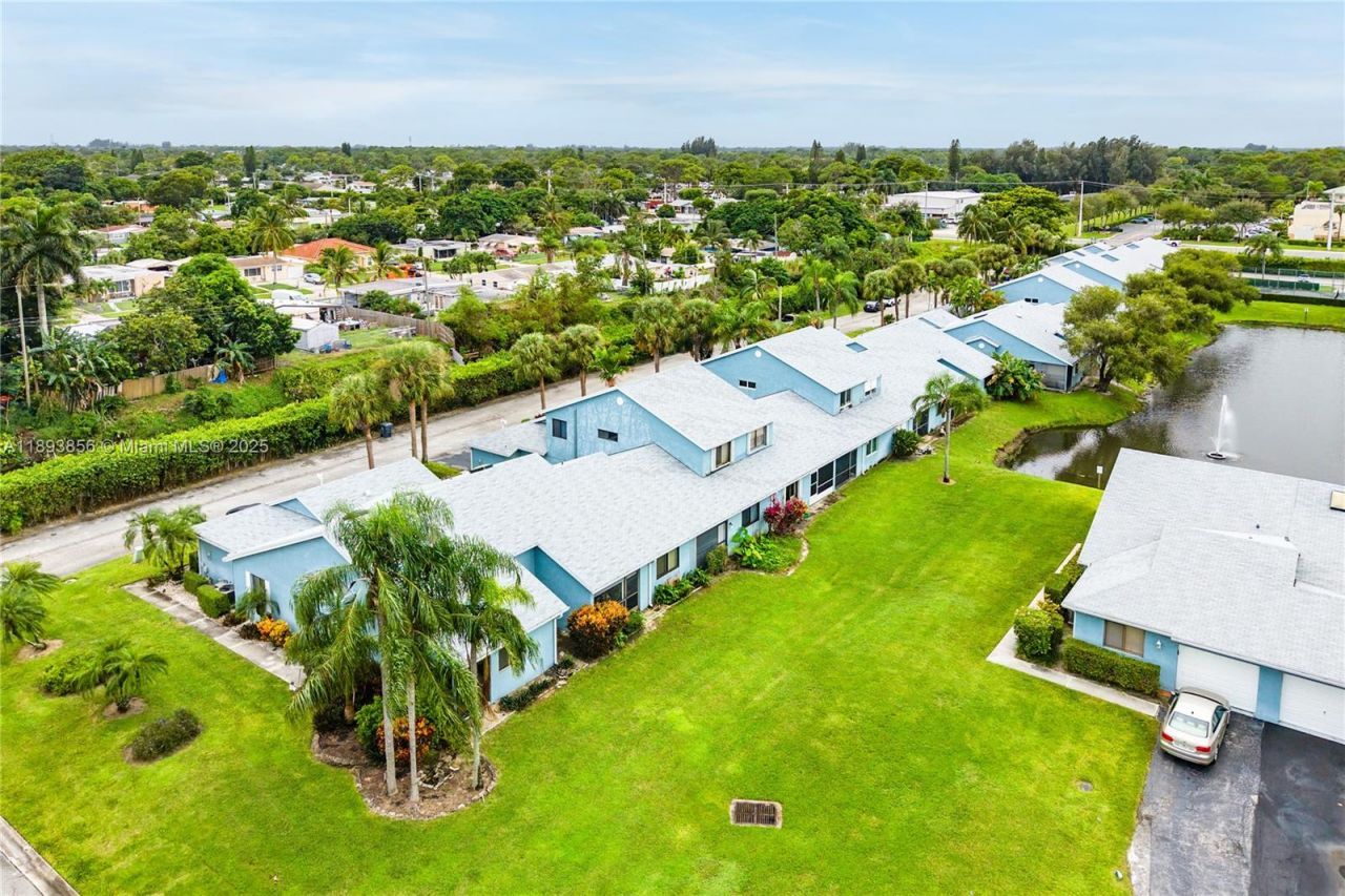 3875 Island Club W, Lantana, FL 33462 Photo