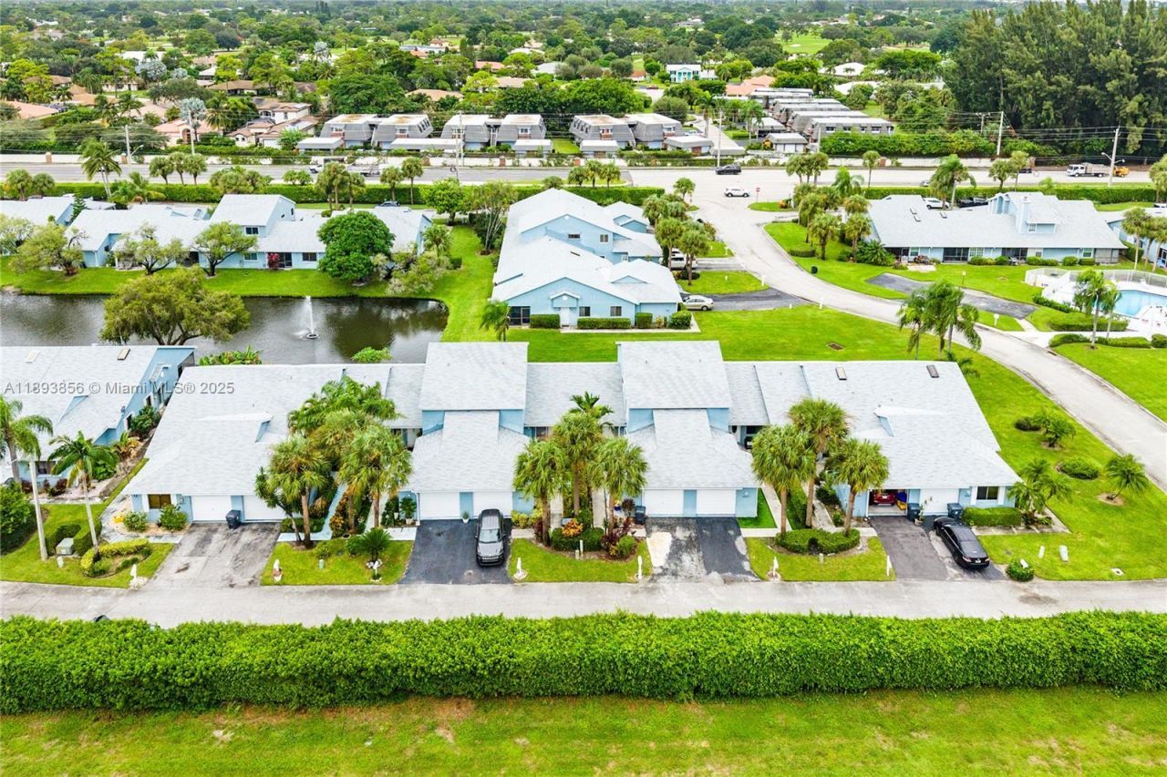 3875 Island Club W, Lantana, FL 33462 Photo