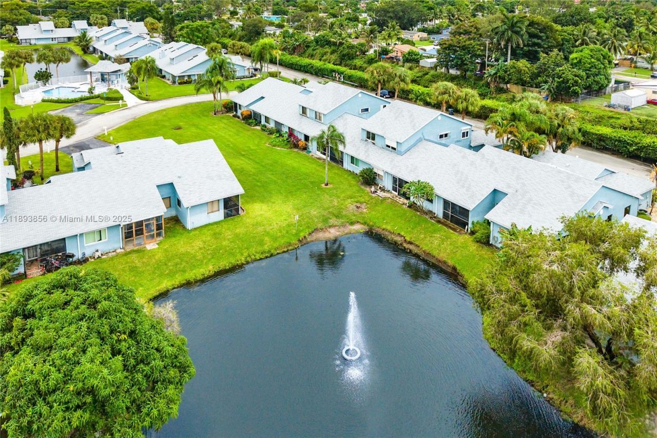 3875 Island Club W, Lantana, FL 33462 Photo
