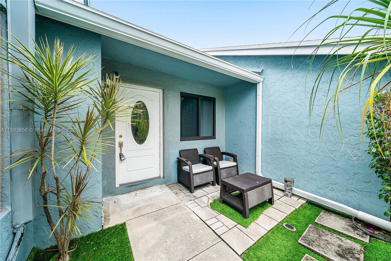 3875 Island Club W, Lantana, FL 33462 Photo