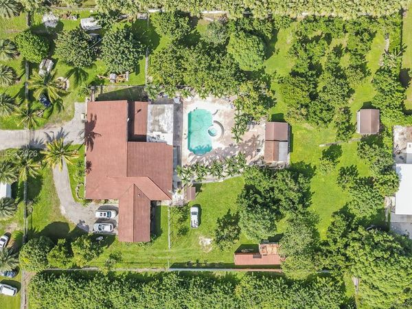 19491 SW 216th St, Miami, FL 33170