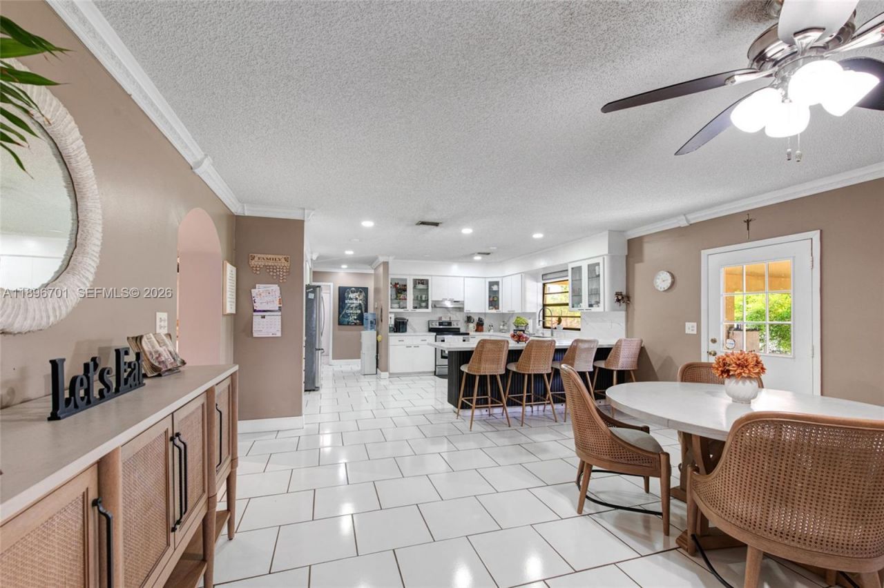 19491 SW 216th St, Miami, FL 33170 Photo