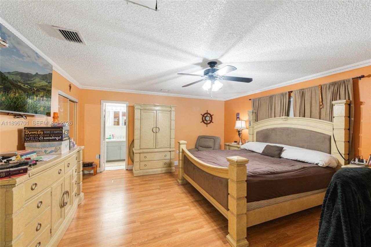 19491 SW 216th St, Miami, FL 33170 Photo