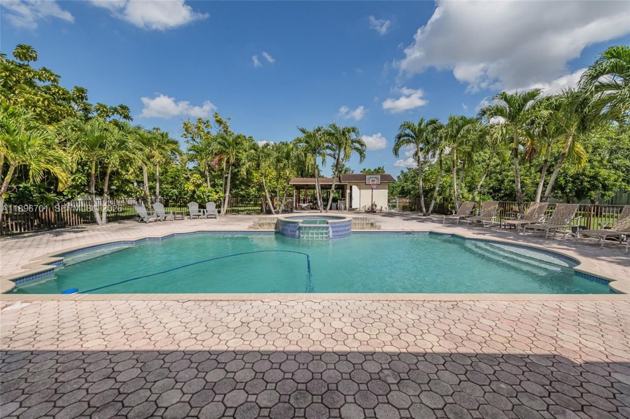 19491 SW 216th St, Miami, FL 33170 Photo