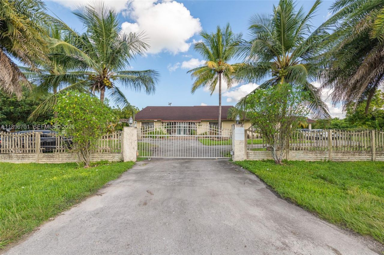19491 SW 216th St, Miami, FL 33170 Photo
