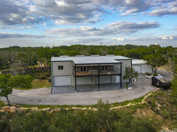 247 betty, Bandera, TX 78003