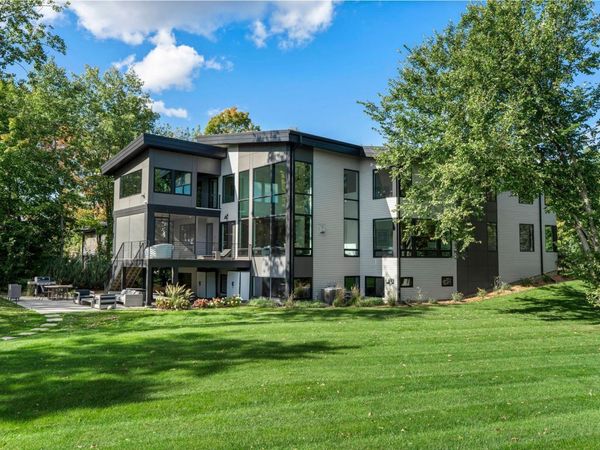 746 Peninsula Point Road, Shakopee, MN 55379