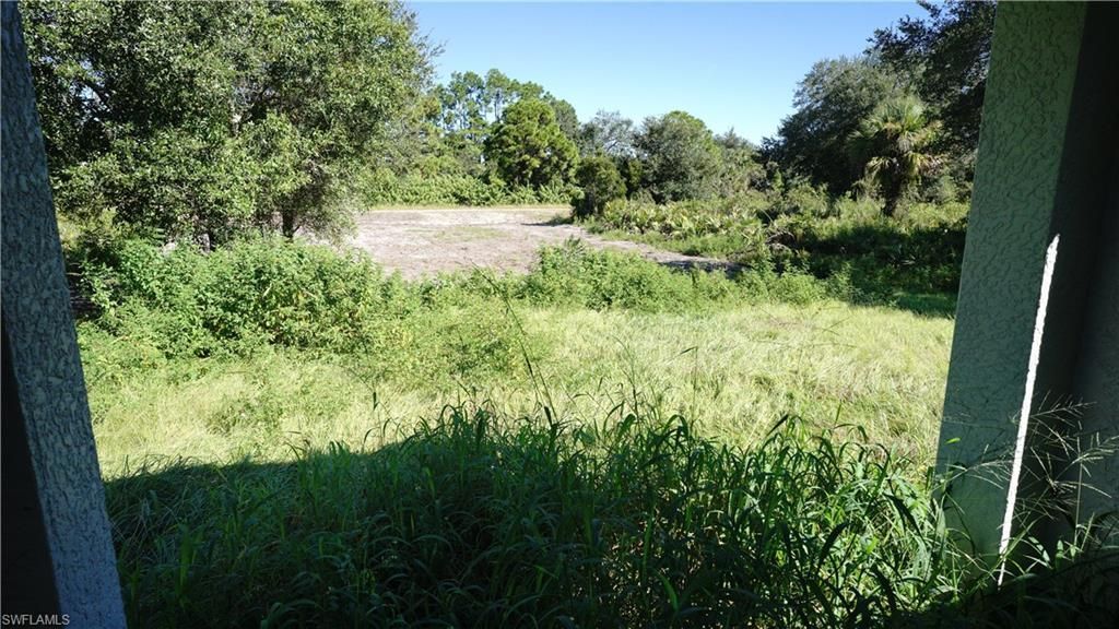 666 Vanola Ct, Lehigh Acres, FL 33972 Photo