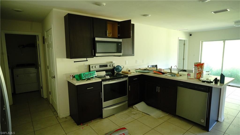 666 Vanola Ct, Lehigh Acres, FL 33972 Photo