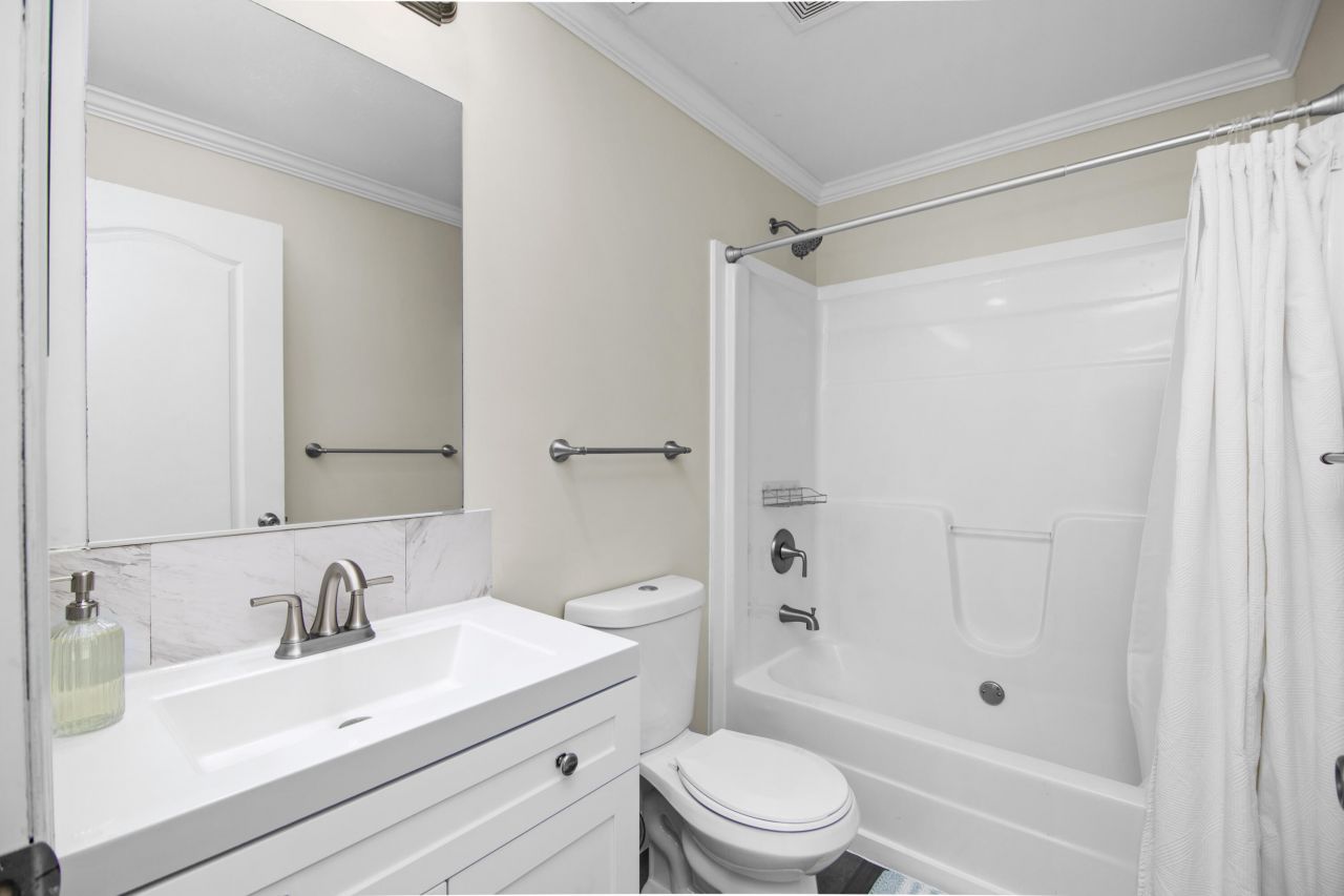 599 W 105th Street Ocean Street, Marathon, FL 33050 Photo