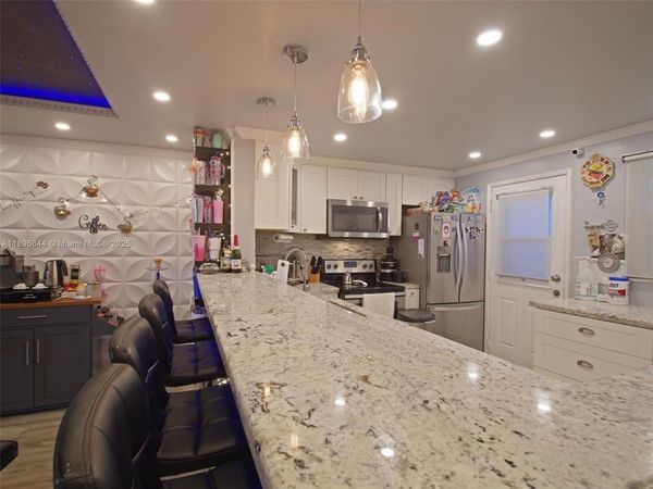 420 NE 12th Ave, Unit 401, Hallandale Beach, FL 33009