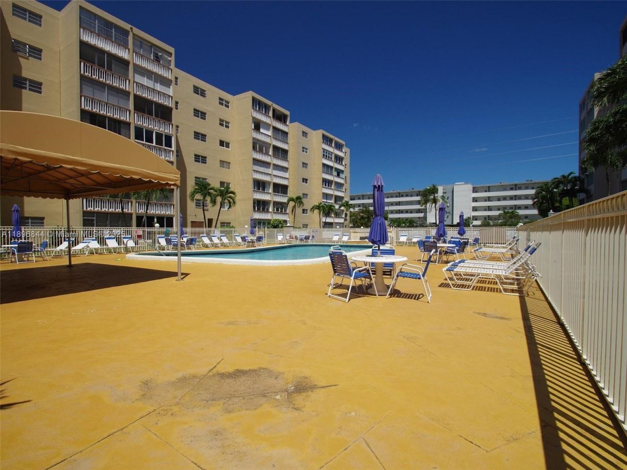 420 NE 12th Ave, Unit 401, Hallandale Beach, FL 33009 Photo