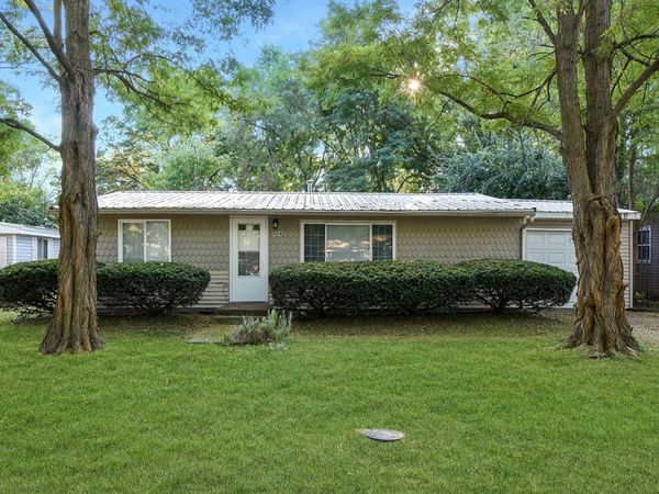 1004 S Pleasantview Drive, Tuscola, IL 61953