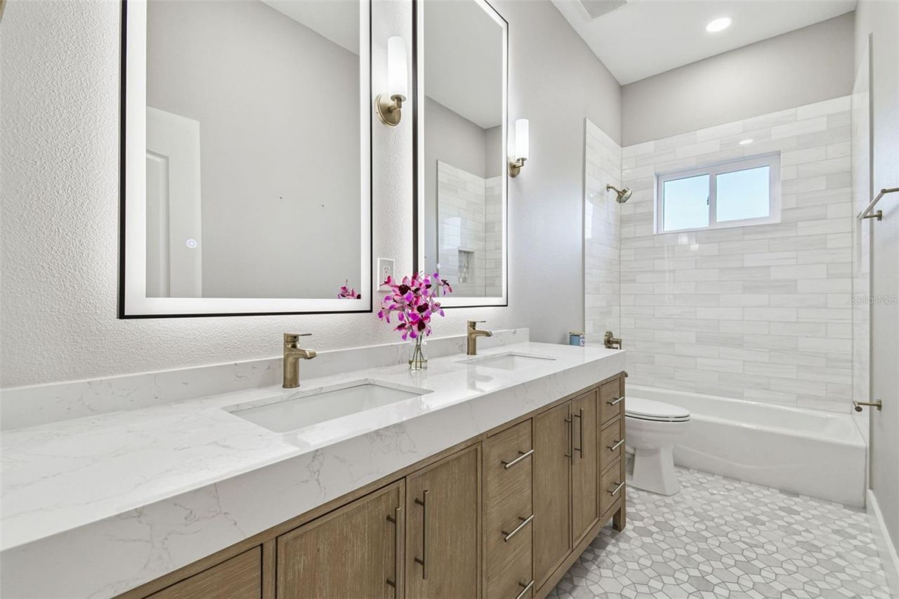 15639 Seth Country Lane, Wimauma, FL 33598 Photo