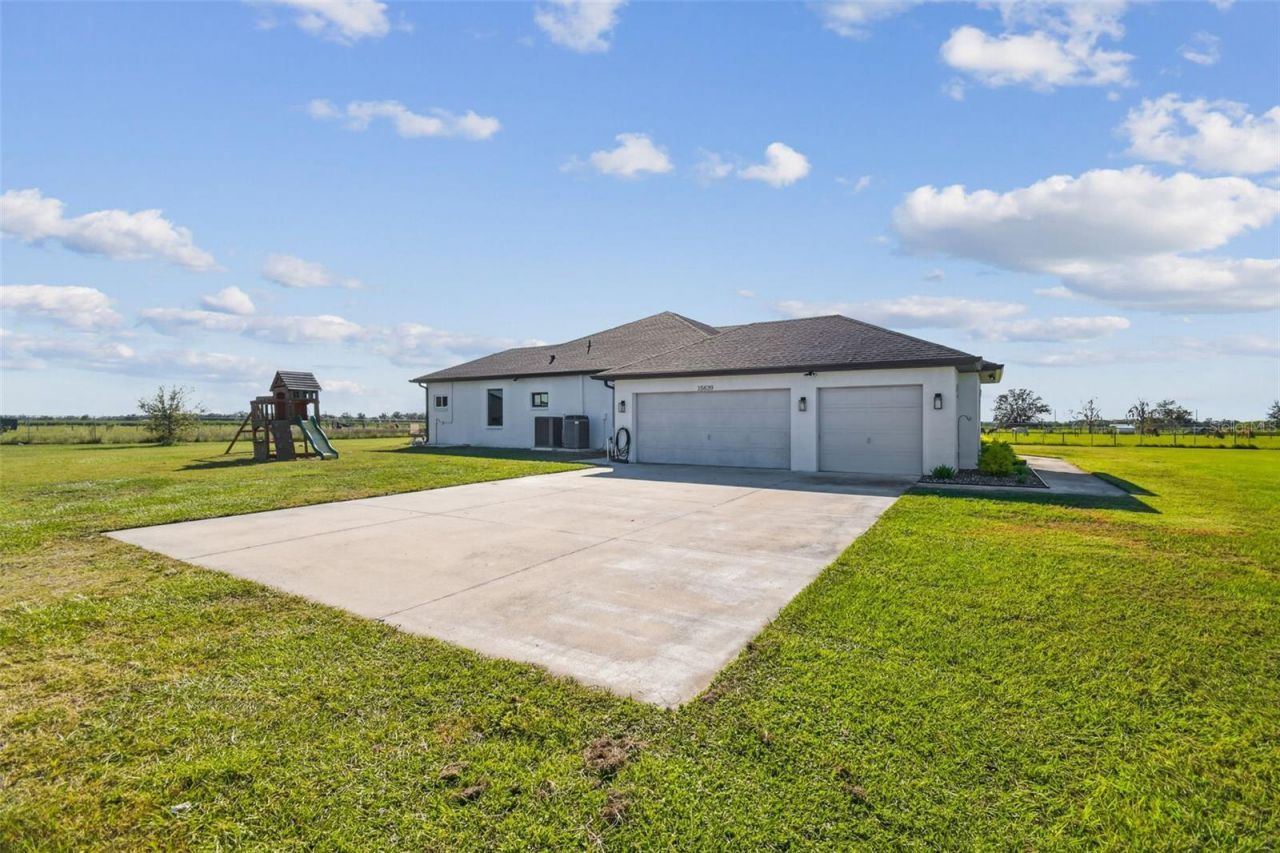 15639 Seth Country Lane, Wimauma, FL 33598 Photo