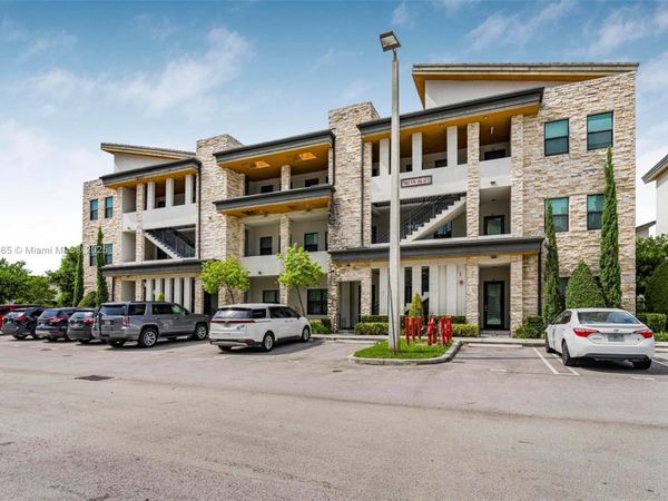 7865 NW 104th Ave, Unit 33, Doral, FL 33178