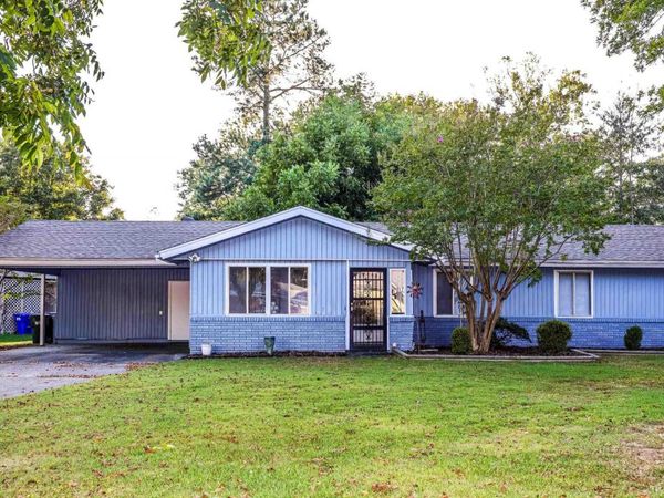 1317 Fairlane Drive, Conway, AR 72034