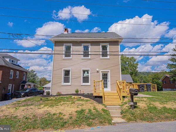 1113 E EMMAUS AVENUE, ALLENTOWN, PA 18103