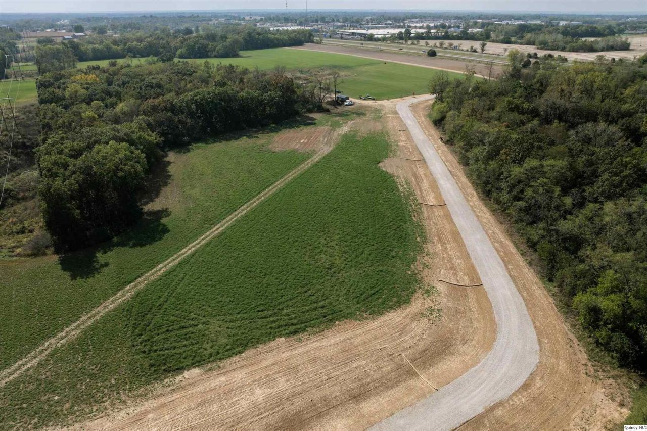 5840 Orchards Edge Lane, Quincy, IL 62305