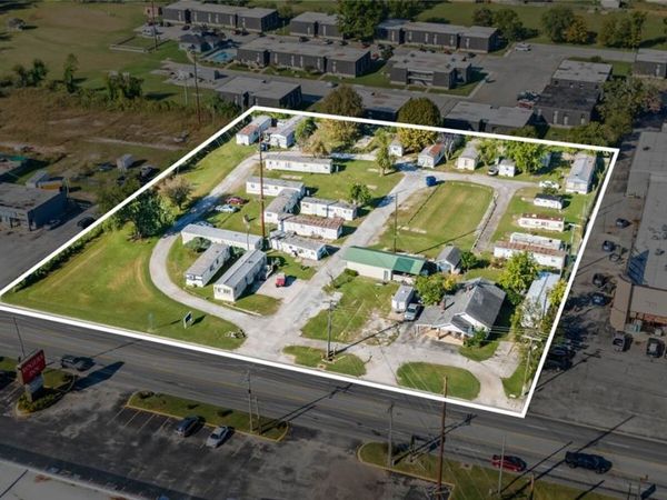 1904 8th Street , Rogers, AR 72758