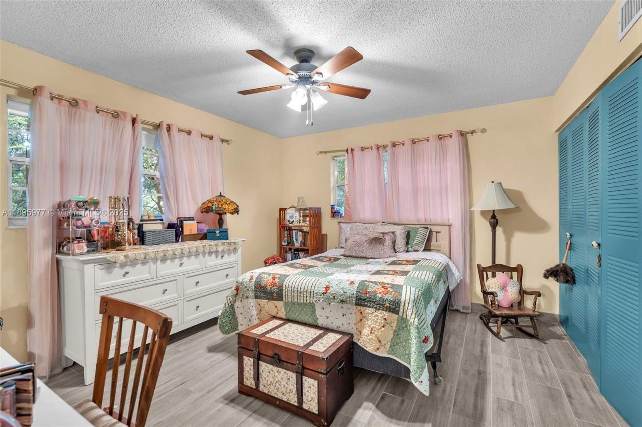 2324 Van Buren St, Unit 204, Hollywood, FL 33020 Photo